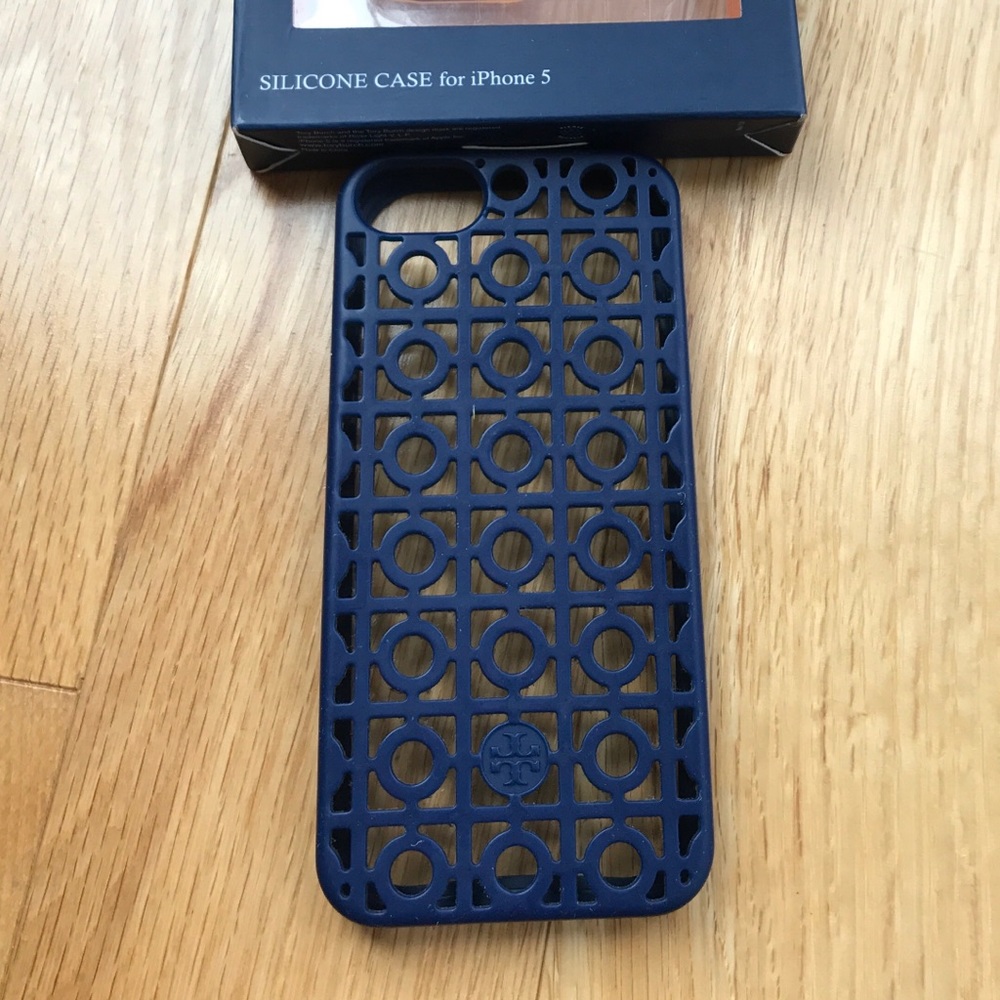 Tory Burch iPhone 5/5s Silicone Blue Case - Picture 2 of 3
